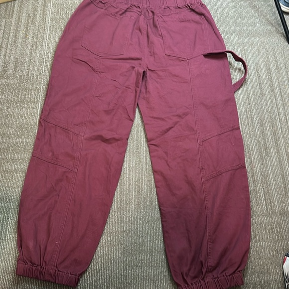 NWT Forever 21 Cargo Pants - Picture 2 of 2